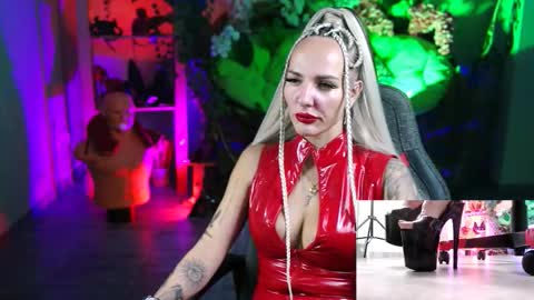 Snapshot of monicamaxwel chatting on October 22, 11:10 am Monika online show from October 22, 11:10 am