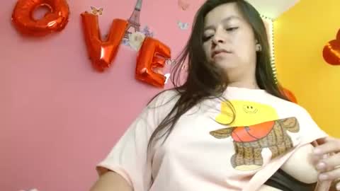 Snapshot of monickhot303av chatting on February 18, 7:32 am monickhot303av online show from February 18, 7:32 am