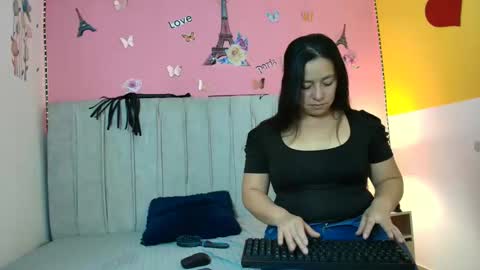 Snapshot of monickhot303av chatting on March 11, 4:54 am monickhot303av online show from March 11, 4:54 am