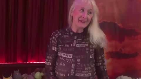 Snapshot of monicutex chatting on December 14, 3:07 am Monika online show from December 14, 3:07 am