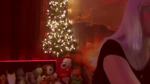 Snapshot of monicutex chatting on December 29, 3:11 am Monika online show from December 29, 3:11 am