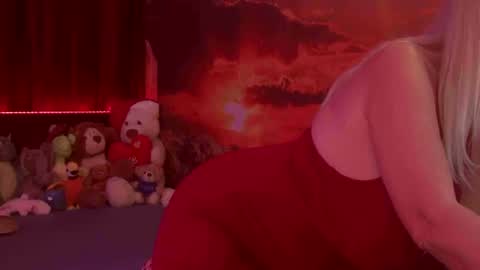 Snapshot of monicutex chatting on January 16, 5:21 am Monika online show from January 16, 5:21 am