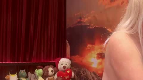 Snapshot of monicutex chatting on February 1, 4:24 am Monika online show from February 1, 4:24 am