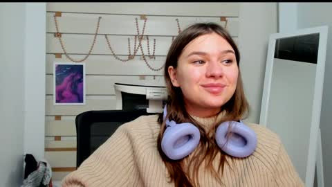 Monika online show from February 5, 8:35 pm