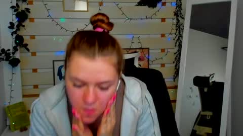 Monika online show from April 25, 7:00 am