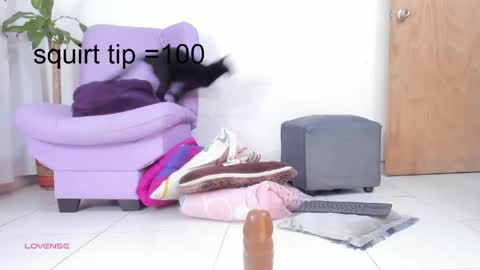 monikk__harrison online show from April 4, 1:15 am