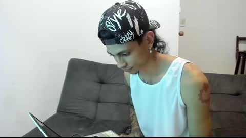 monkeyd_66 online show from December 11, 7:42 am