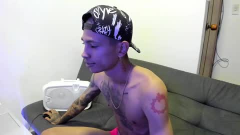 monkeyd_66 online show from December 18, 10:30 am