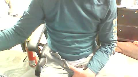 Snapshot of monkeypants04 chatting on July 6, 3:25 pm monkeypants04 online show from July 6, 3:25 pm