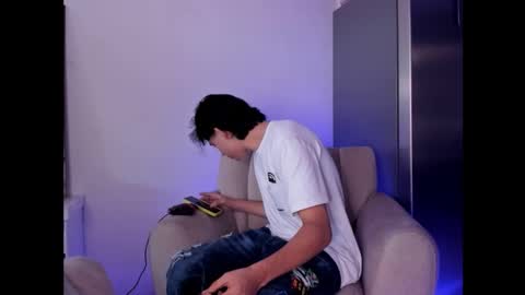 monky_0002 online show from February 28, 2:07 pm