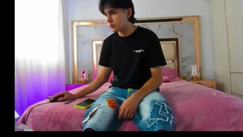 monky_0002 online show from March 11, 3:29 pm