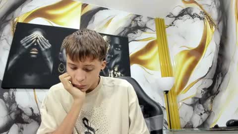 Snapshot of mono_blonde chatting on June 11, 11:41 am mono_blonde online show from June 11, 11:41 am