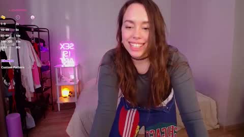  Monroe    Please dont forger to follow me  online show from April 13, 3:17 pm