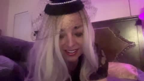 Snapshot of monroelovesyou chatting on February 3, 6:34 am Monroe online show from February 3, 6:34 am