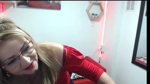 Snapshot of monserrat_diva chatting on September 21, 7:59 pm monserrat_diva online show from September 21, 7:59 pm