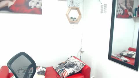 Snapshot of monserrat_diva chatting on December 3, 11:58 pm monserrat_diva online show from December 3, 11:58 pm