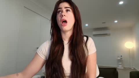 Snapshot of monslifex chatting on October 28, 10:12 pm Mons life online show from October 28, 10:12 pm