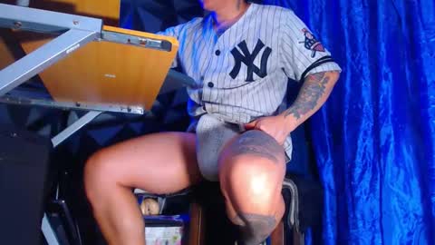 Snapshot of monster_huge_cock chatting on January 16, 2:48 am dorian online show from January 16, 2:48 am