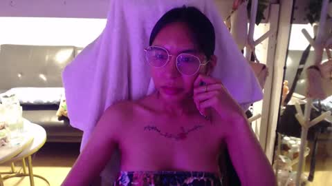 ELYSE A SIMPLE GIRL online show from December 3, 9:34 pm