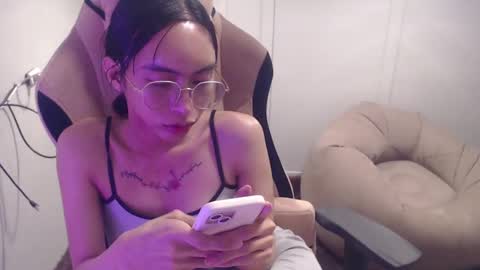 ELYSE A SIMPLE GIRL online show from January 24, 2:08 pm