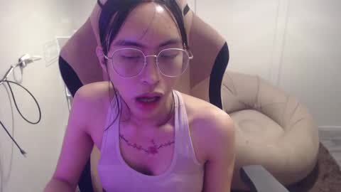 ELYSE A SIMPLE GIRL online show from January 26, 1:25 pm