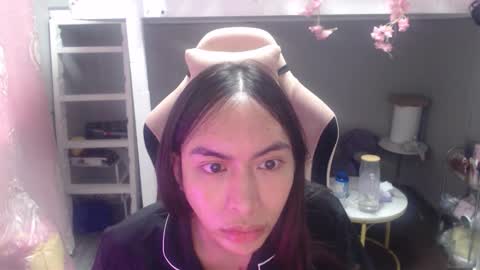 ELYSE A SIMPLE GIRL online show from November 16, 8:20 am