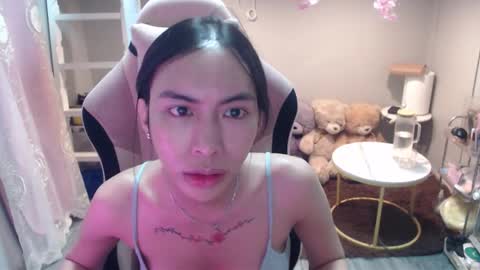 ELYSE A SIMPLE GIRL online show from November 17, 9:59 am
