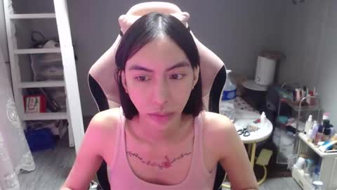 ELYSE A SIMPLE GIRL online show from December 21, 10:33 am