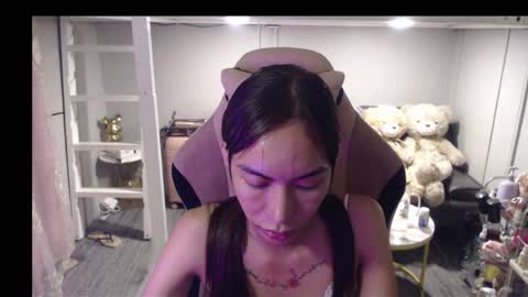 Snapshot of monstercockselfsuck chatting on May 8, 11:04 am ELYSE A SIMPLE GIRL online show from May 8, 11:04 am