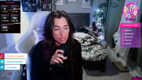 Snapshot of monstrumologist chatting on February 7, 3:01 am Lydia Mooney online show from February 7, 3:01 am