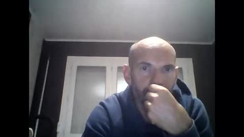 Snapshot of montmasse chatting on May 4, 9:00 pm montmasse online show from May 4, 9:00 pm