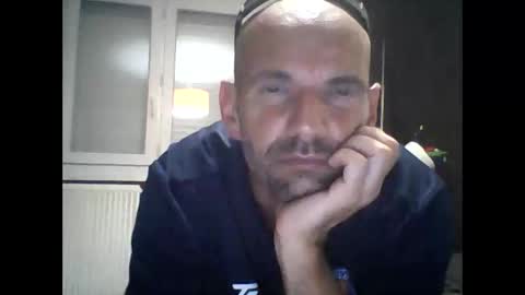 Snapshot of montmasse chatting on May 24, 11:21 pm montmasse online show from May 24, 11:21 pm