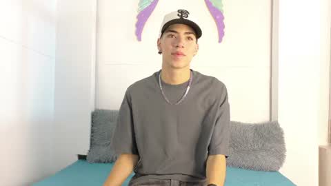 Snapshot of monyel_blake chatting on June 22, 11:29 am online show from June 22, 11:29 am