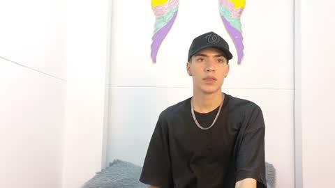 Snapshot of monyel_blake chatting on July 2, 12:00 pm online show from July 2, 12:00 pm