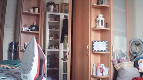 moodiemira online show from March 11, 2:01 pm