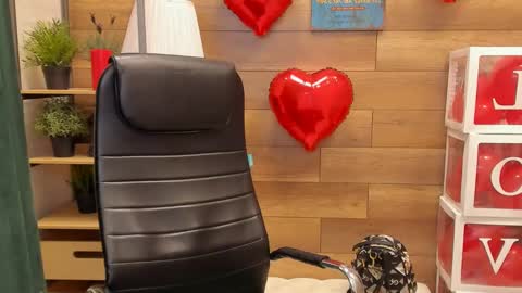 Snapshot of moon13152 chatting on February 18, 6:58 pm Katrin online show from February 18, 6:58 pm