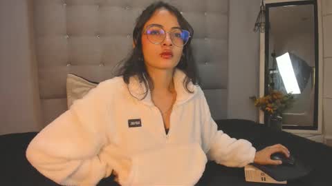 Elizabeth  online show from November 24, 7:13 pm