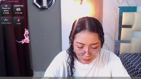 moon_and_fire_ online show from March 30, 5:41 am