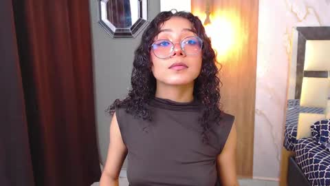 moon_and_fire_ online show from April 13, 4:40 am