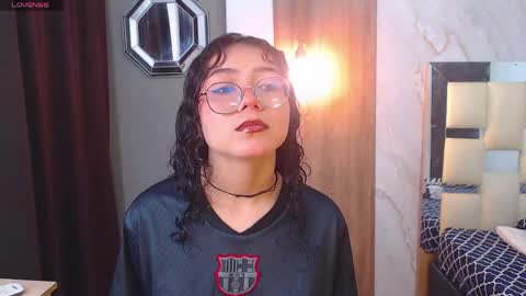 moon_and_fire_ online show from April 20, 4:37 am