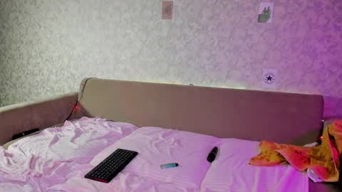 Ari online show from January 5, 1:04 pm