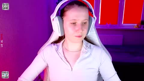 Lola online show from March 26, 11:05 am