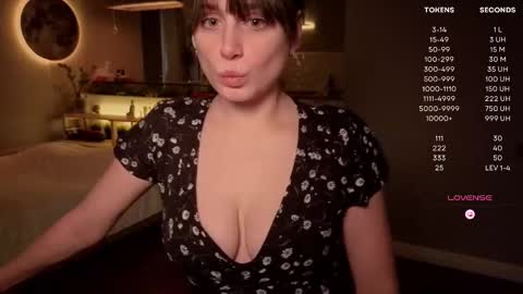 Luna  online show from October 13, 2:50 pm