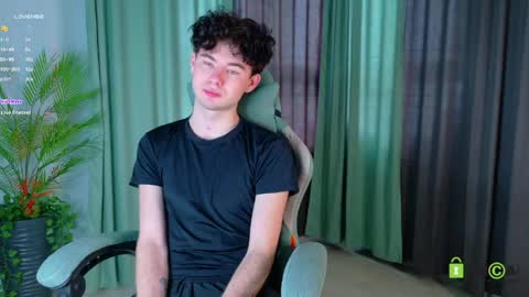 moon_gloww online show from April 24, 1:19 am