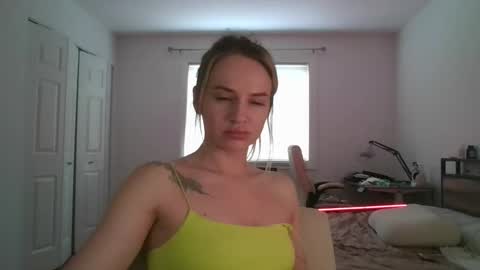 Snapshot of moon_light_girl chatting on May 21, 5:31 pm moon_light_girl online show from May 21, 5:31 pm