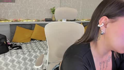 Sarah online show from April 21, 11:29 pm