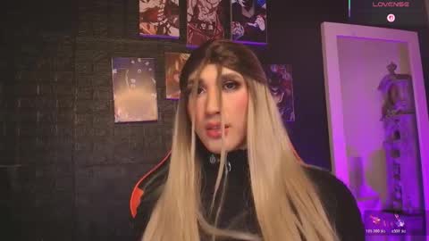 moon_nia online show from May 12, 1:14 am