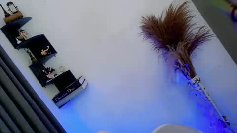 Snapshot of moon_of_desire22 chatting on November 4, 10:09 pm Dalia Moon online show from November 4, 10:09 pm