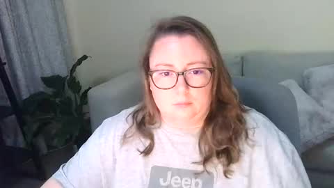 Snapshot of moon_petal chatting on September 29, 3:11 am Moon Petal online show from September 29, 3:11 am