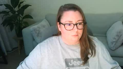 Snapshot of moon_petal chatting on October 21, 6:08 pm Moon Petal online show from October 21, 6:08 pm